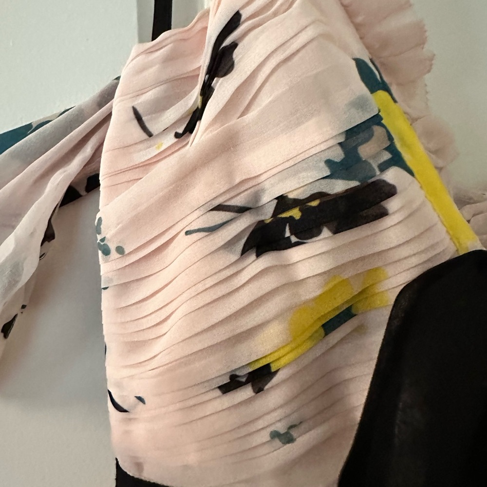 Floral Print Dress with Black Accents - Picture 7 of 10